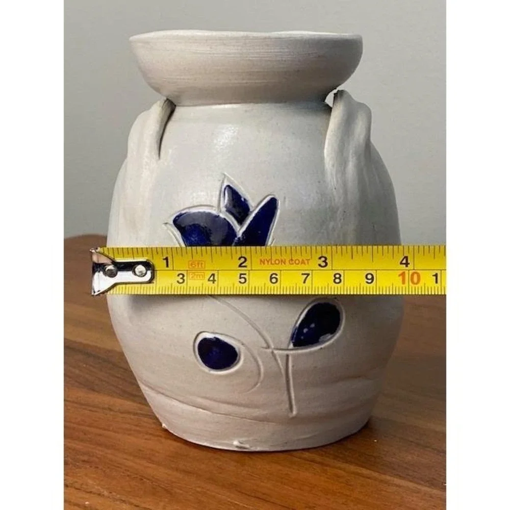 Williamsburg Pottery VA Salt Glazed Stoneware Cobalt Blue Tulip Vase 5.5